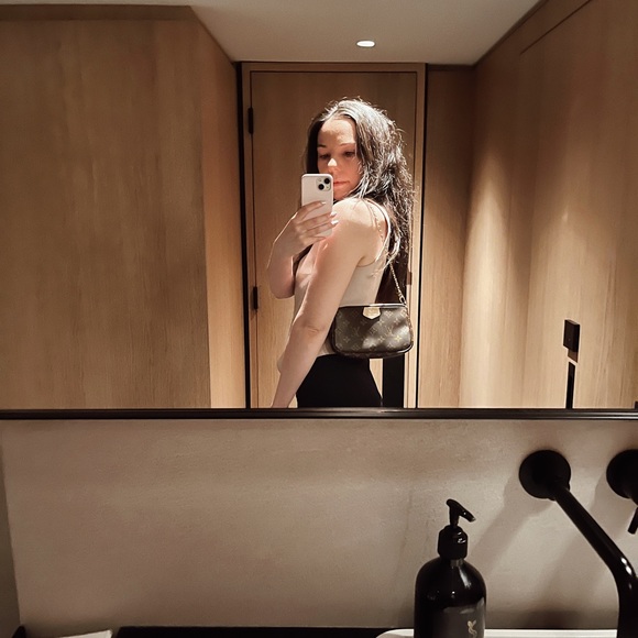 Meet your Posher, Síle - Picture 4 of 6